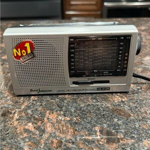 Borg Johnson HS-912R World-Wide Radio 12-Band FM/TV/AM/SW1-9 Receiver Portable